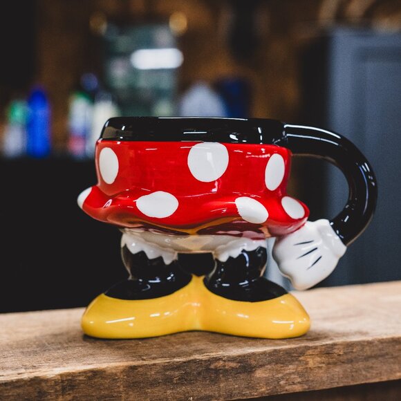 🎀 Disney Minnie Mouse Ceramic Mug – Red Polka Dot Skirt & Yellow Shoes 🎀 - Picture 3 of 3